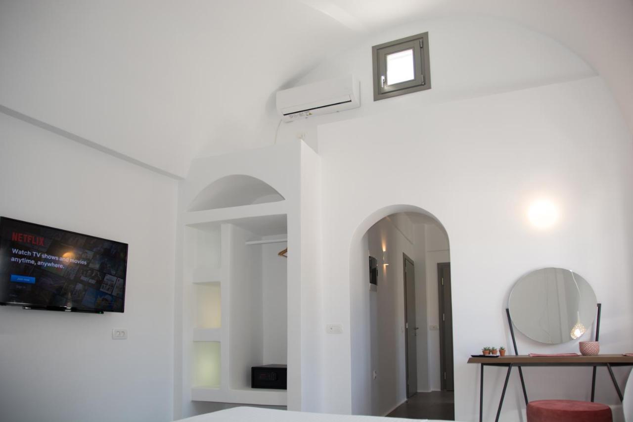 Amphitrite Suites Santorini Vóthon エクステリア 写真