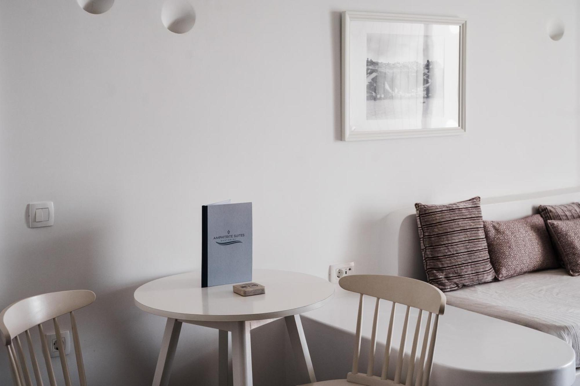 Amphitrite Suites Santorini Vóthon エクステリア 写真