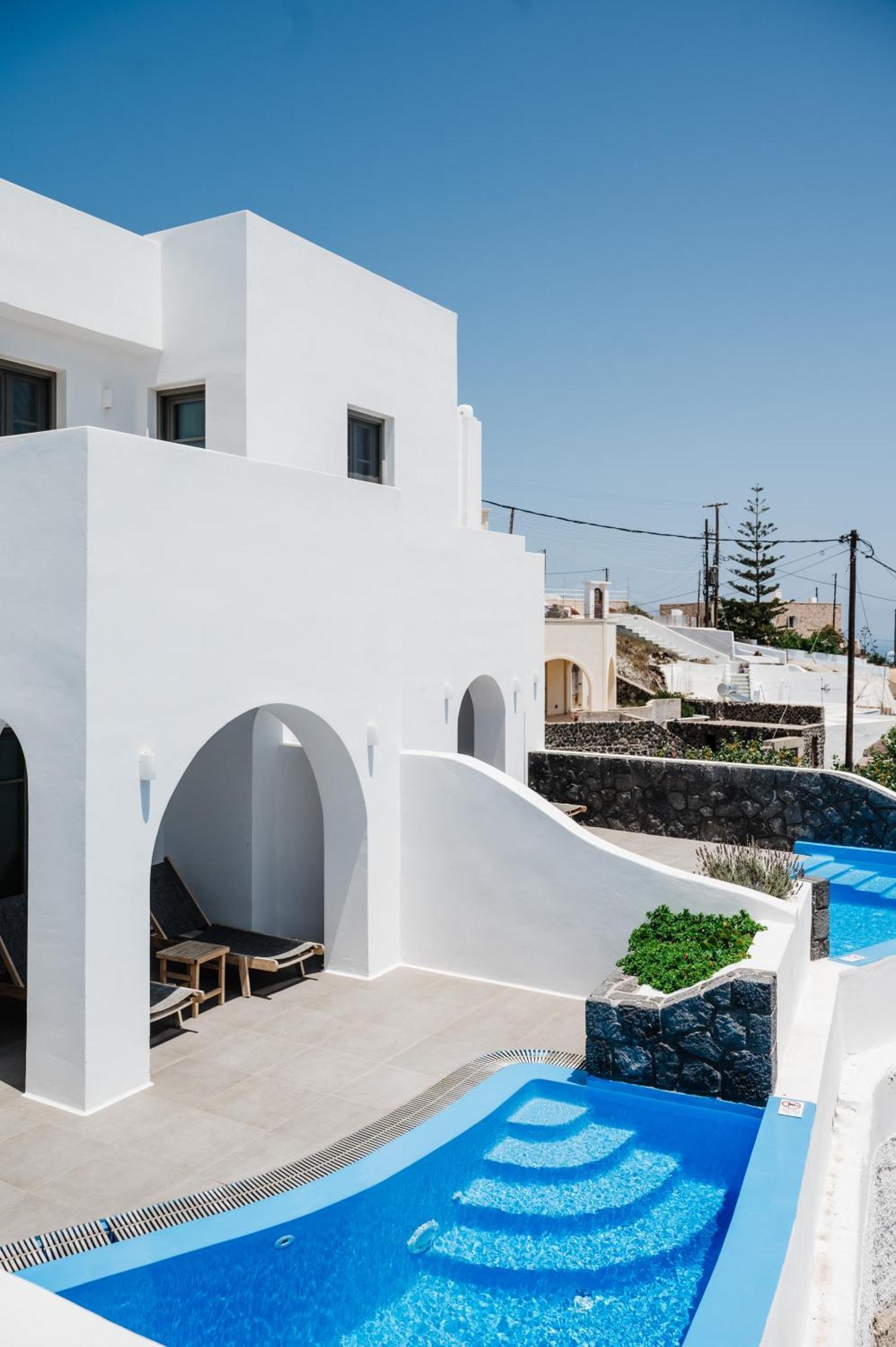Amphitrite Suites Santorini Vóthon エクステリア 写真