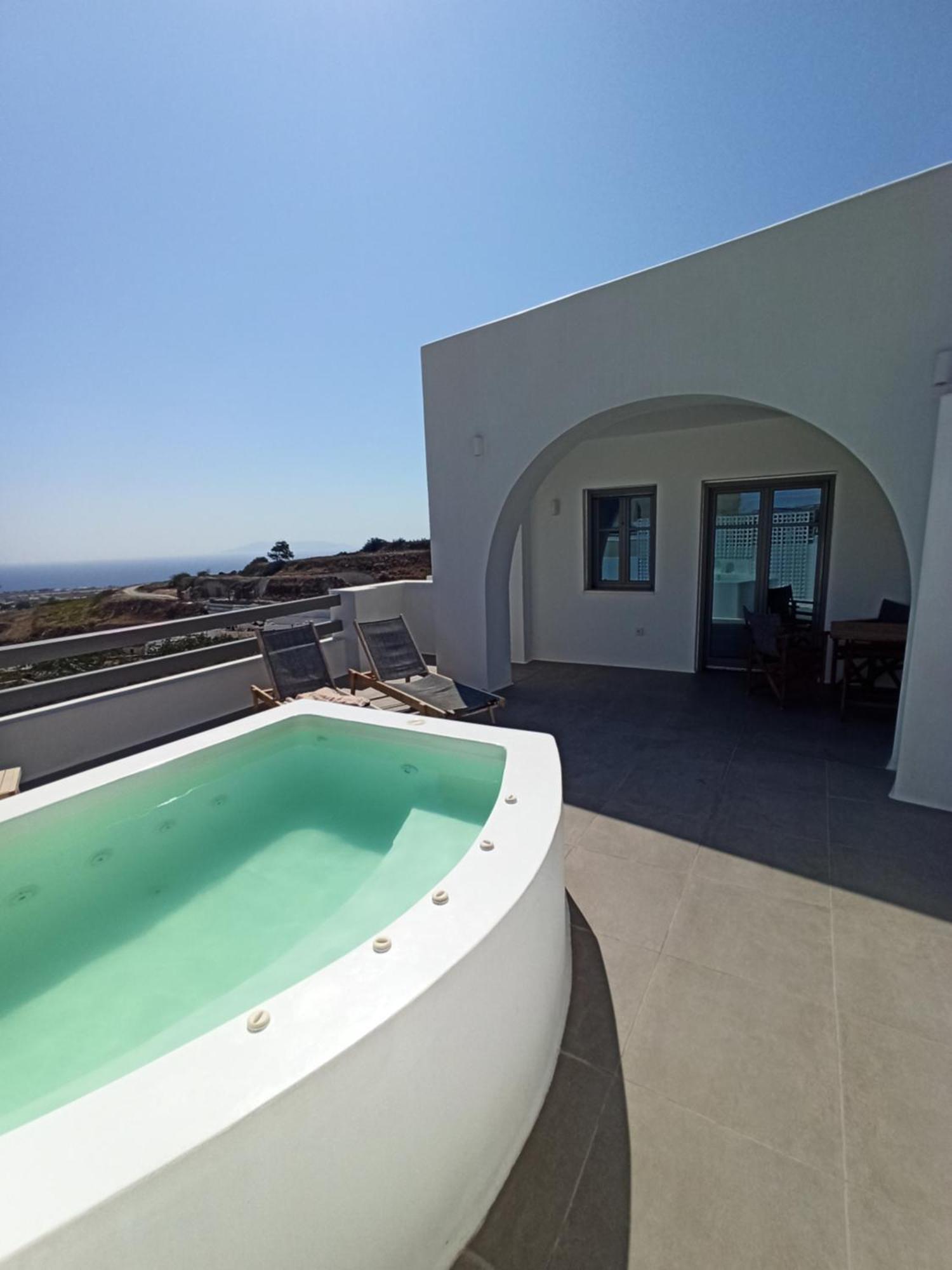 Amphitrite Suites Santorini Vóthon エクステリア 写真