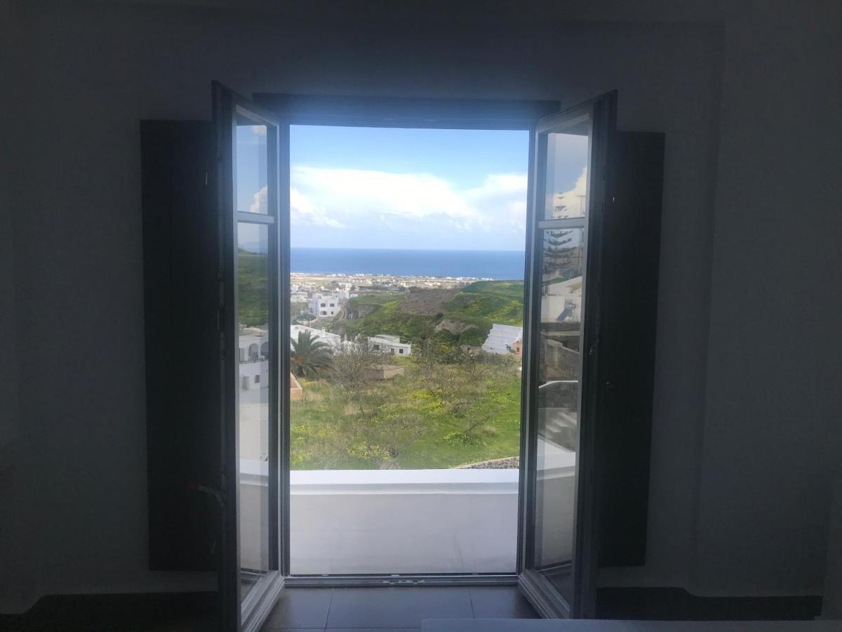 Amphitrite Suites Santorini Vóthon エクステリア 写真